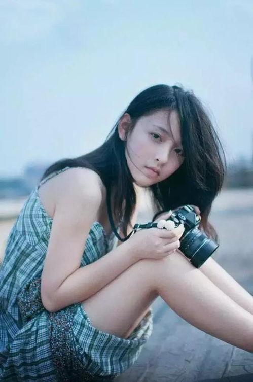 国产艺校美女校花视频,国产艺校校花惊艳演绎青春魅力